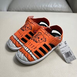 NWT - Adidas x Finding Nemo & Dory Kids’ Closed Toe Summer Sandals - EU 34/US 2